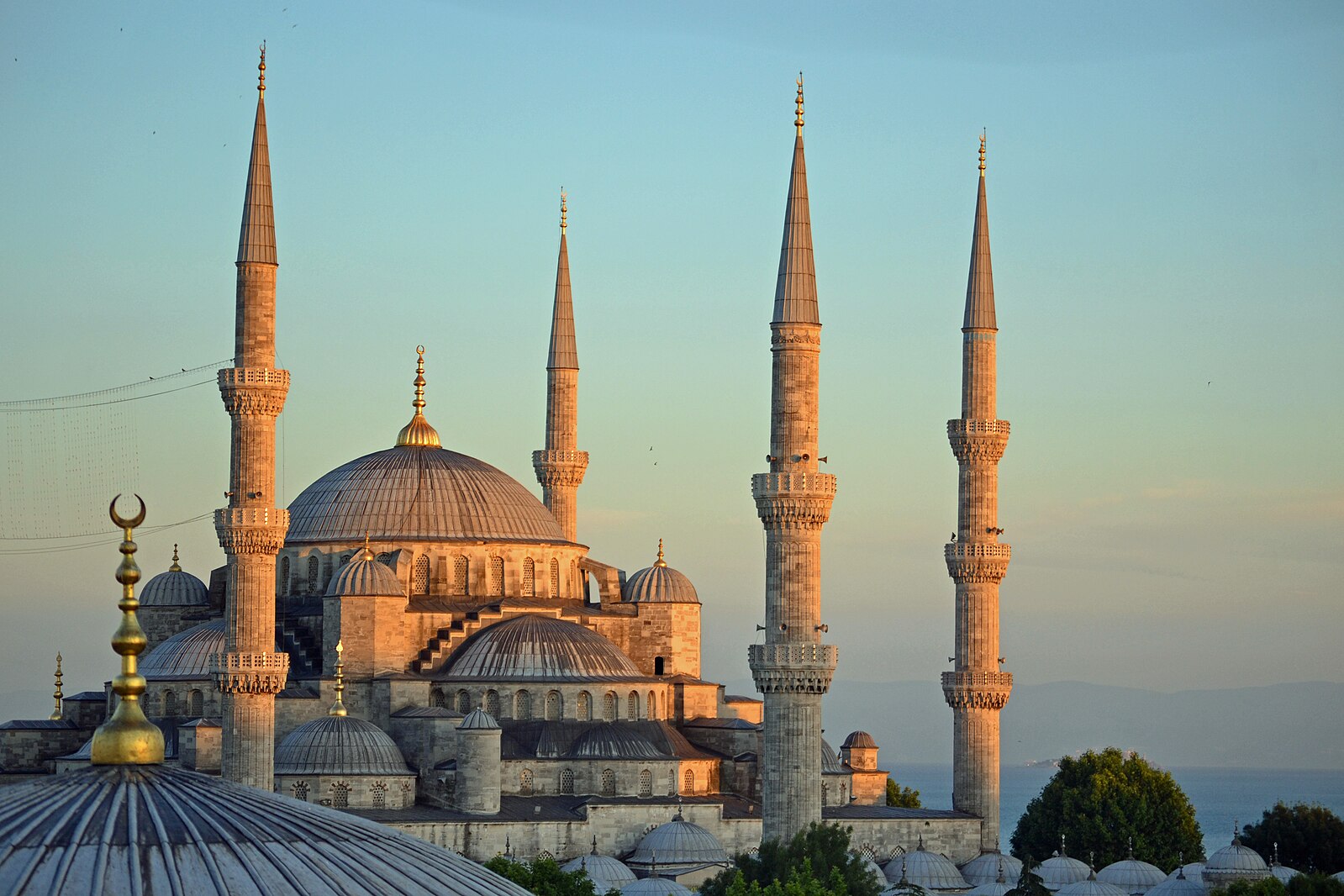 Cami Kokusu: Manevi Huzurun Simgesi